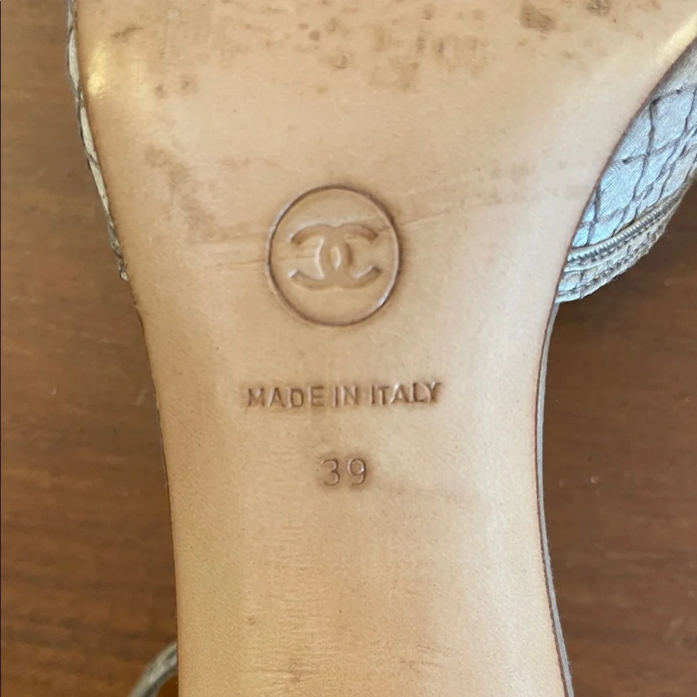 CHANEL silver/grey Textured Heels - Picture 11 of 13